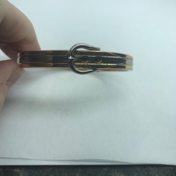 VTG 24 K Gold plated cuff buckle bracelet - Picture 7 of 7